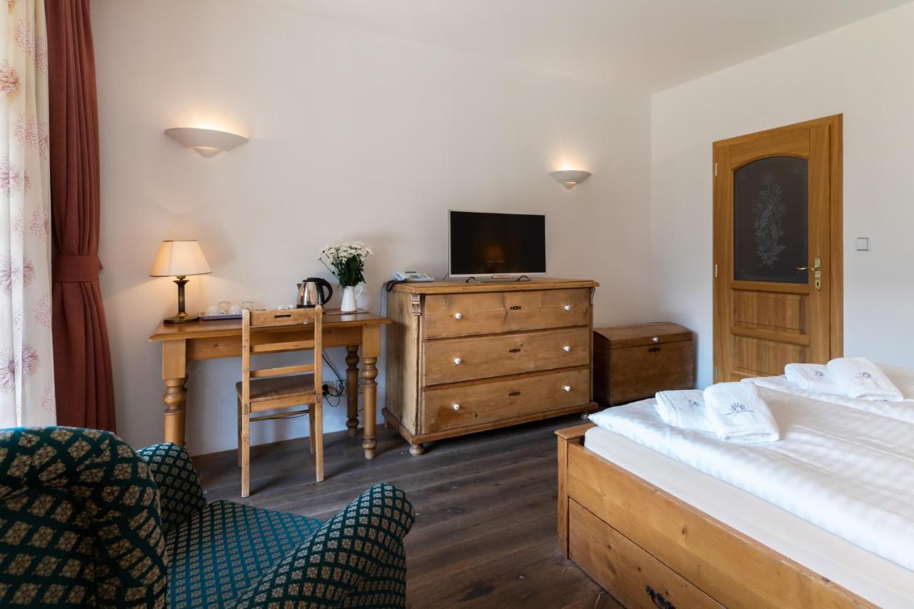 Slunecnice & Panorama Restaurace Farma Gasthof 3*
