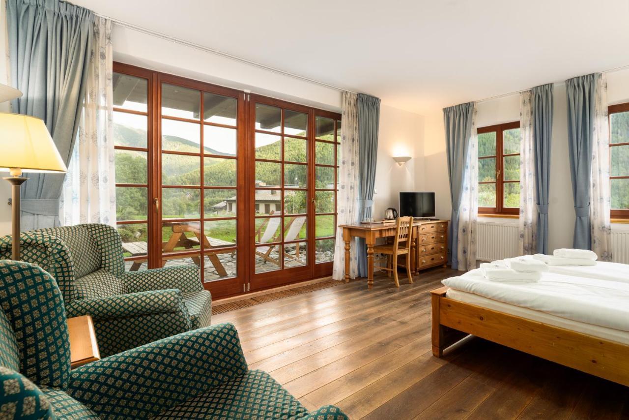 Gasthof Slunecnice & Panorama Restaurace Farma 3*