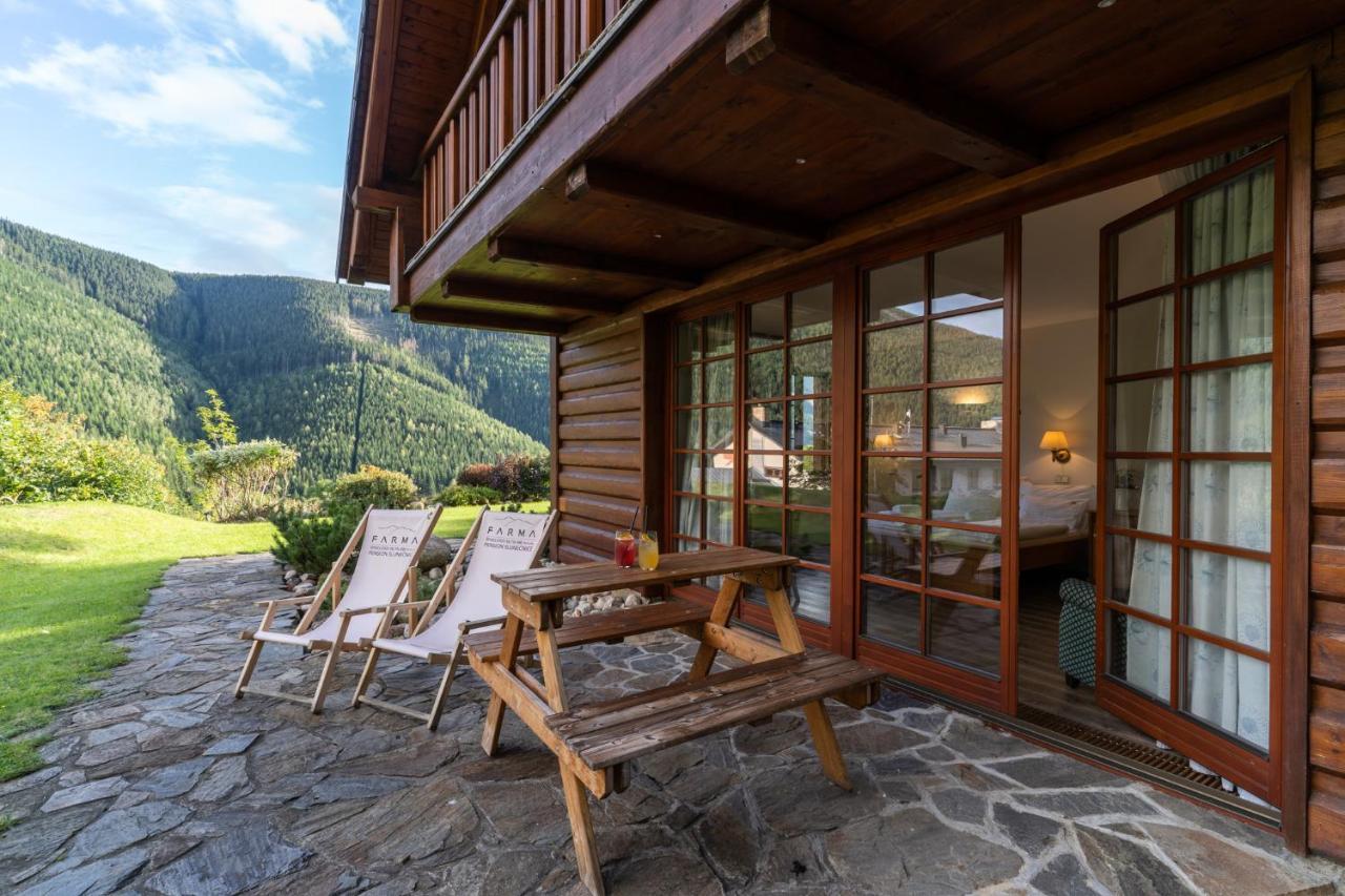 Slunecnice & Panorama Restaurace Farma 3*
