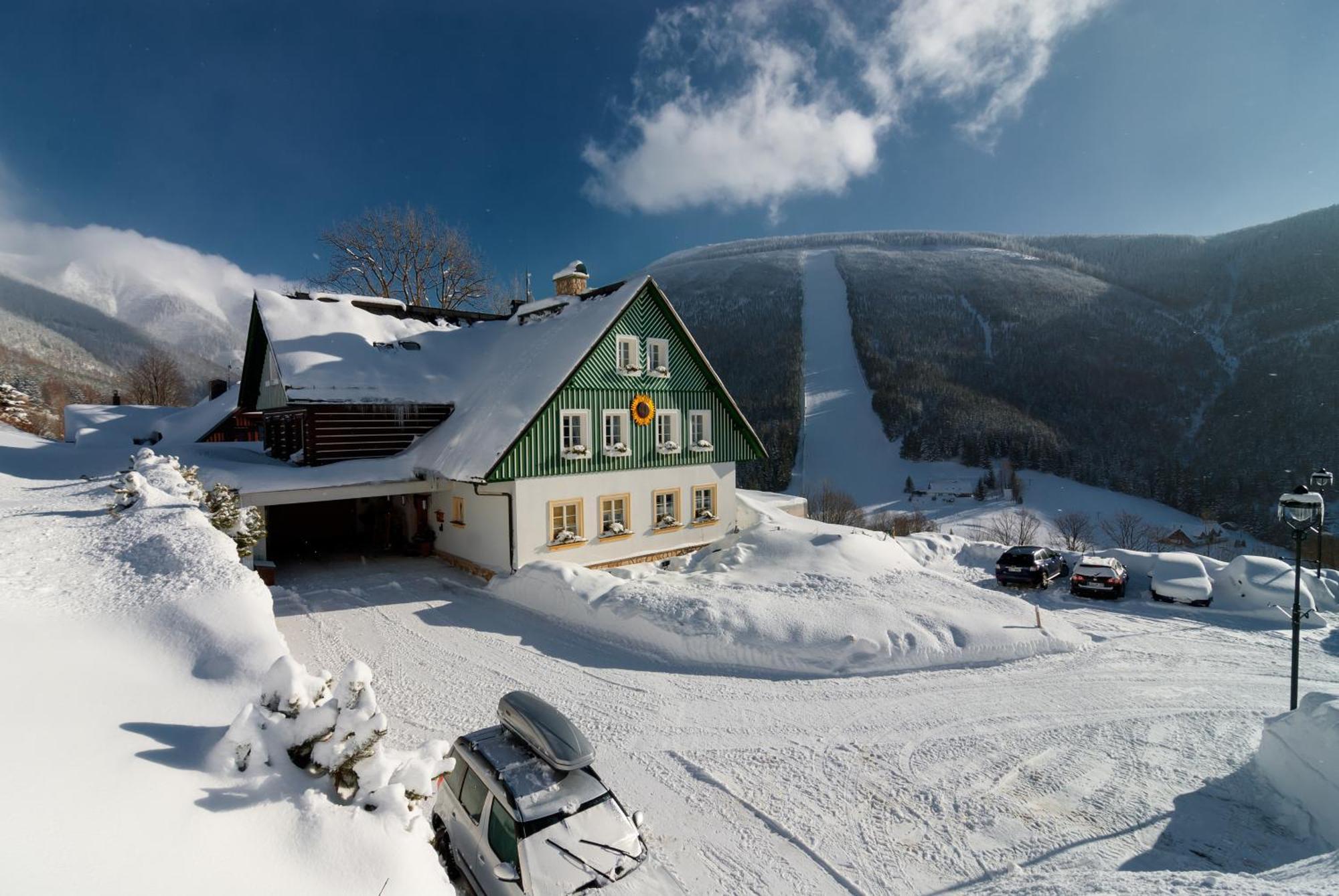 Slunecnice & Panorama Restaurace Farma Gasthof