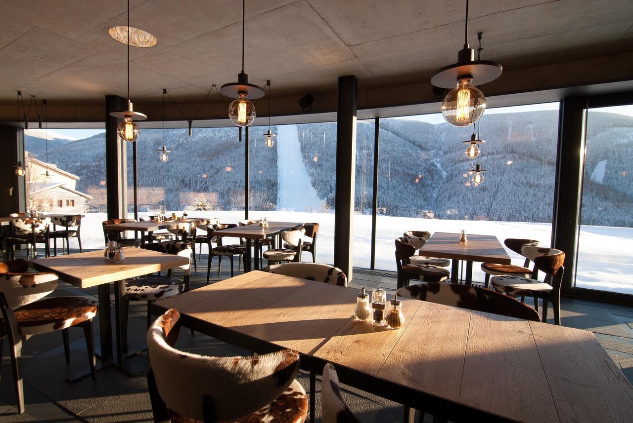 Slunecnice & Panorama Restaurace Farma Špindlerŭv Mlýn