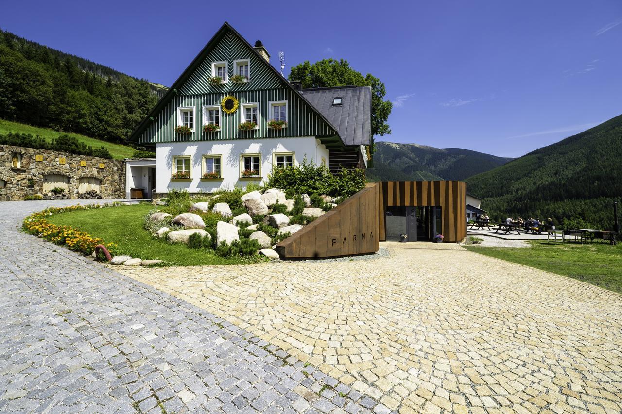 Slunecnice & Panorama Restaurace Farma Špindlerŭv Mlýn